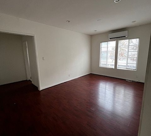 2nd image of 1213 S La Cienega Blvd
