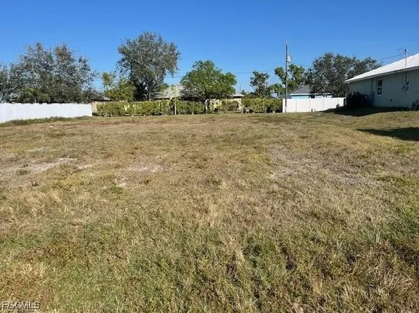 1923 NE 14th Ter, Cape Coral, FL 33909