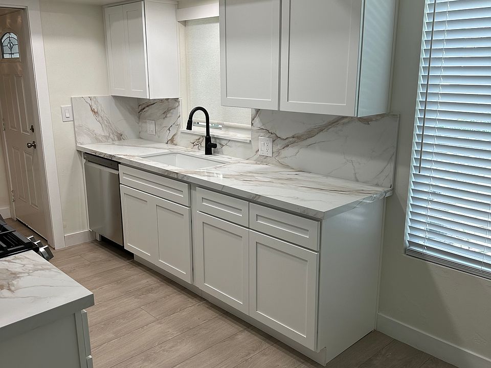 1st image of 34055 Colegio Dr