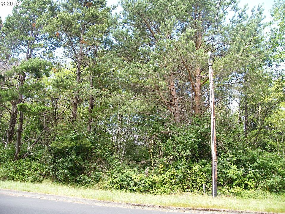 1st image of 3273 SE Fleet Ave