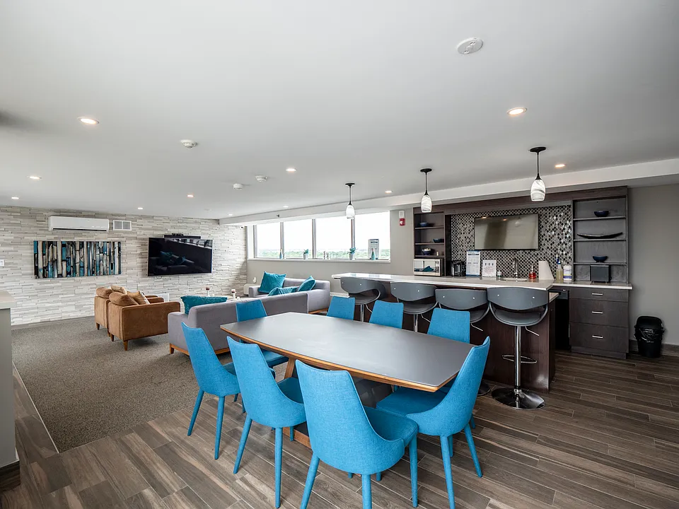 5220 Lakeshore Rd