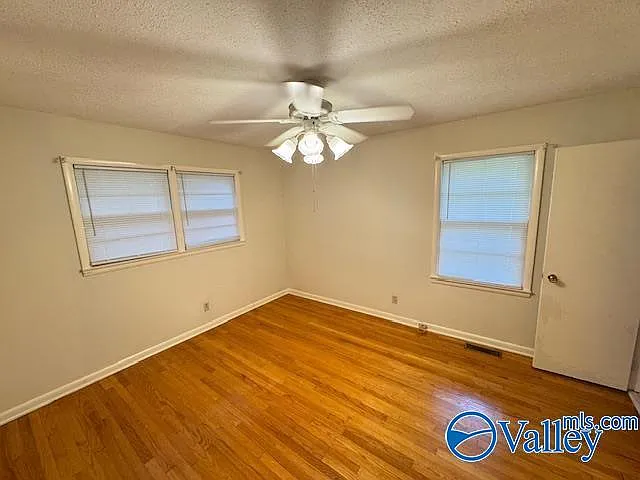 1607 Chapman Ave NE — Photo 25
