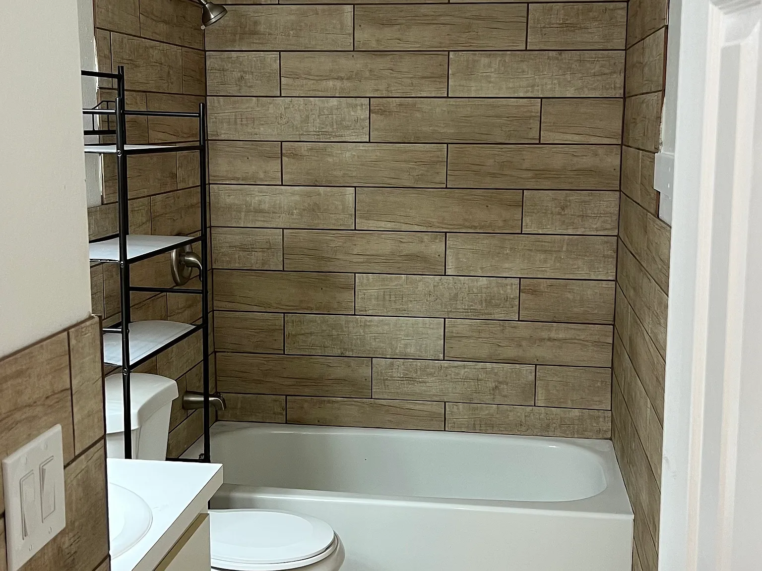 3 bed, 1140 sqft, $1,575 — Photo 3
