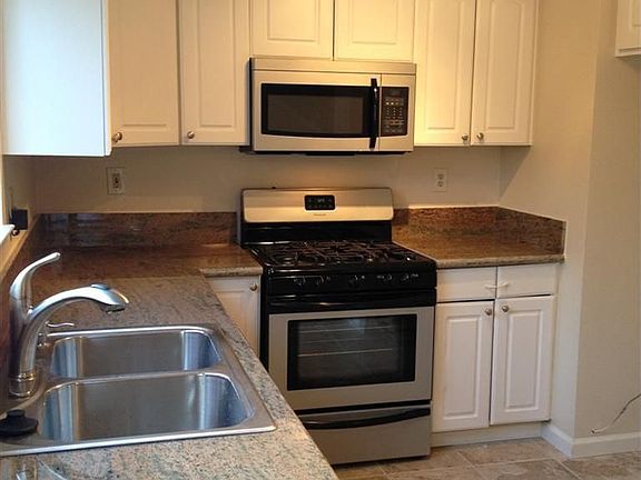 2nd image of 119 Encinas Ln