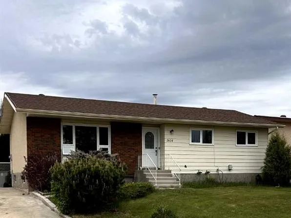 1614 S 3rd Ave, Wainwright, AB T9W 1J3