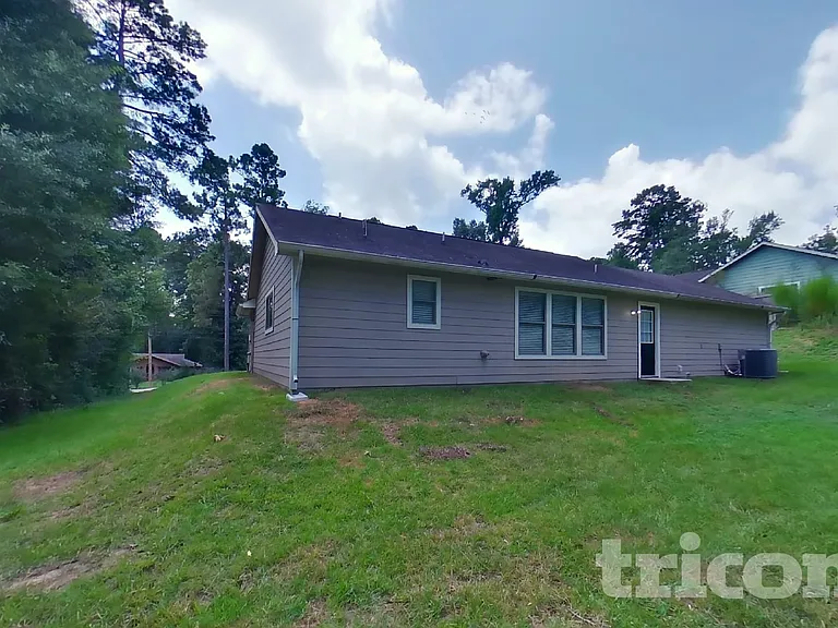 10951 Royal Forest Dr — Photo 15