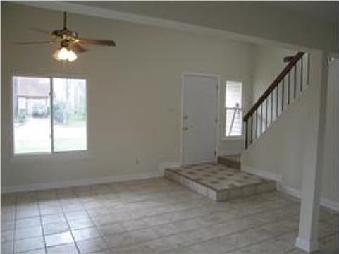 4th image of 3876 Sweetbriar Ct