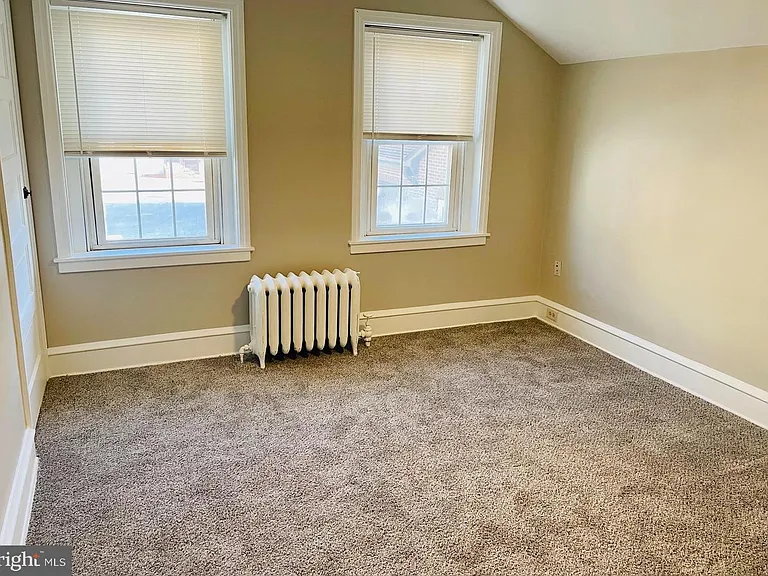 316 W Market St — Photo 12