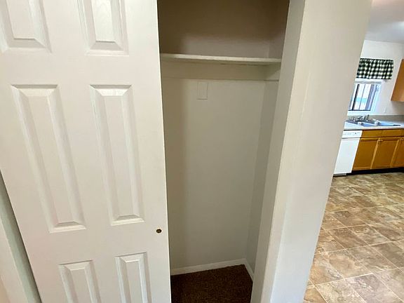 2nd image of 810 Mary Anne Dr #C