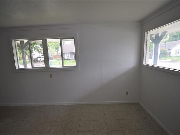 4th image of 101 W 12th St #101