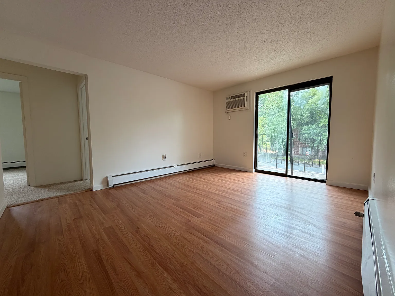 2 bed, 640 sqft, $1,795 — Photo 2