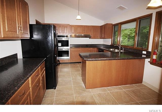 1st image of 19 John Cava Ln