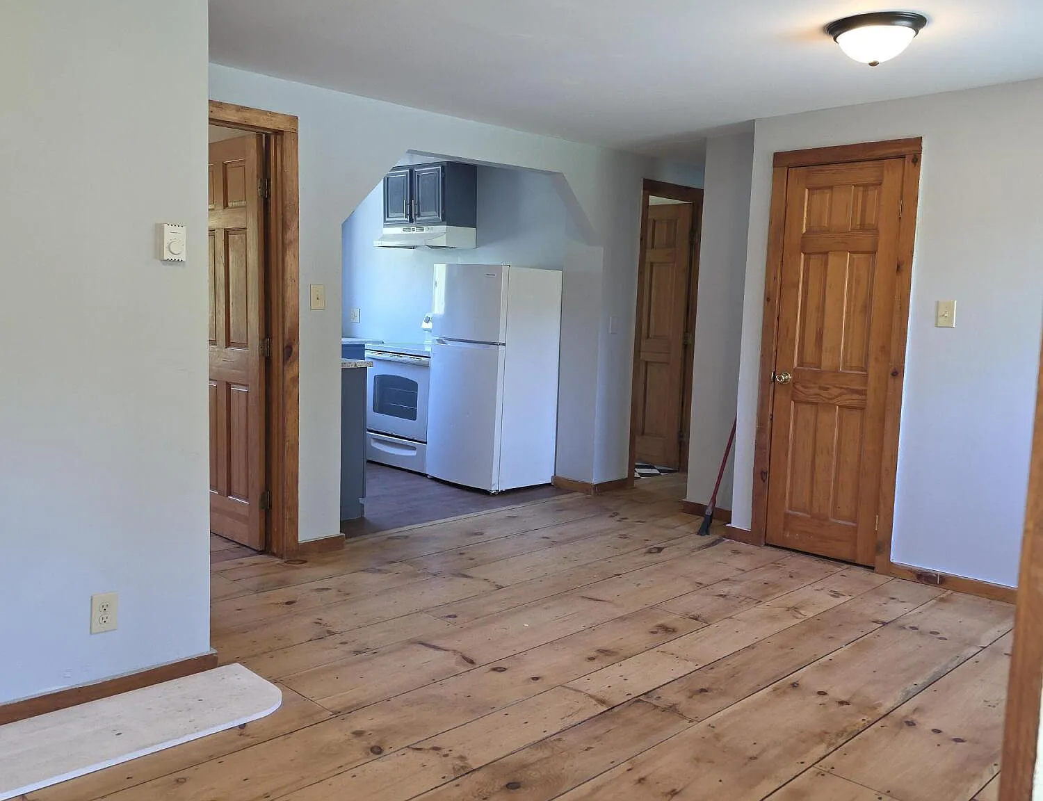2 bed, 1.0 bath, 590 sqft, $1,100 — Photo 4