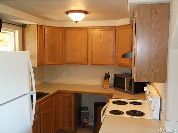 2nd image of 1135 Cottage St SE