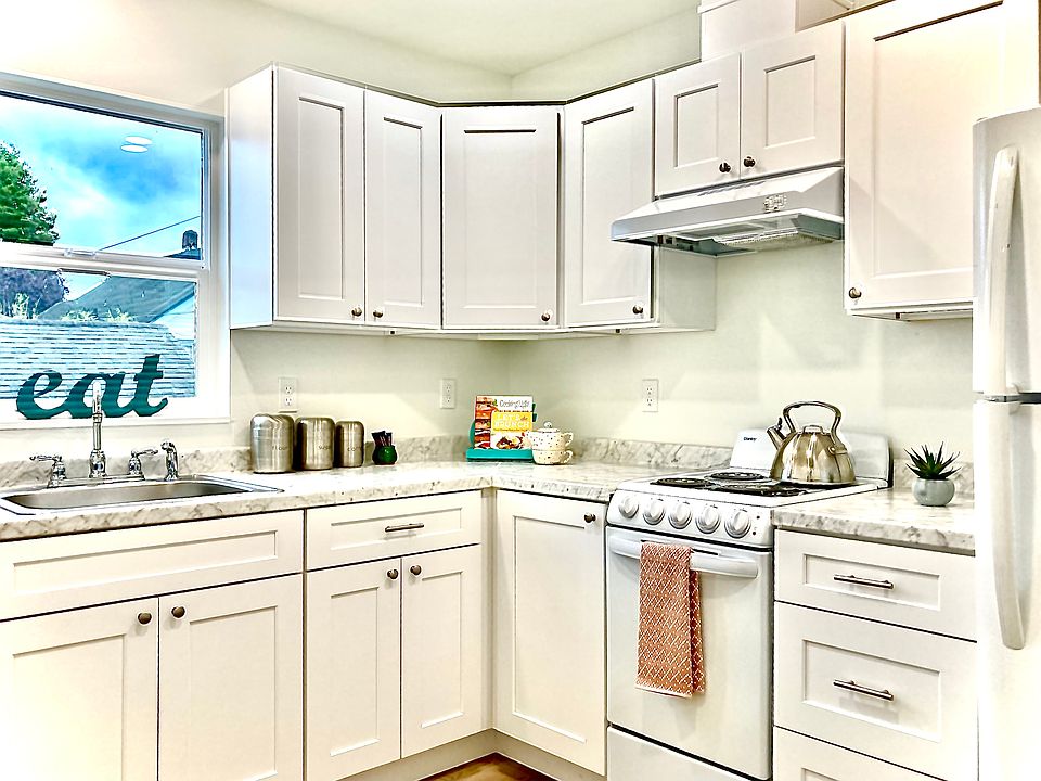 1st image of 2107 McDougall Ave #D