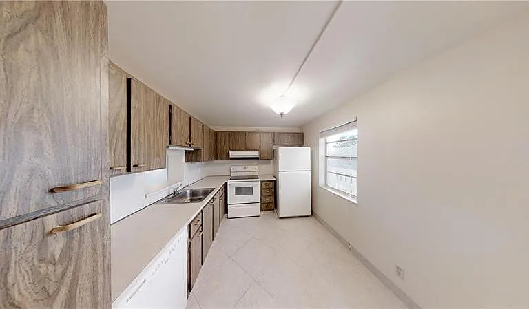 101 SE 3rd Ave #301 — Photo 4