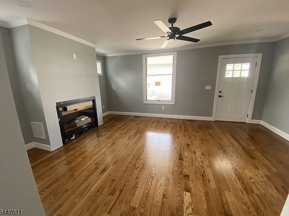4th image of 11 Gaston Ave