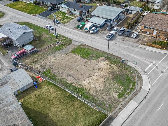 2nd image of 1315 Tranquille Rd