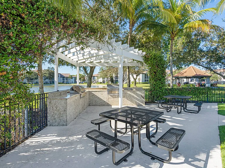 Community Grill and Outdoor Dining Area