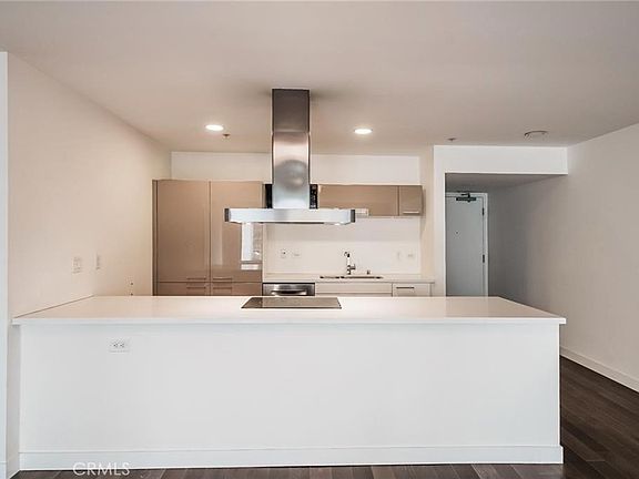 5th image of 901 S Flower St Unit 616