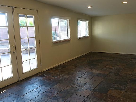5th image of 1239 E Concorda Dr