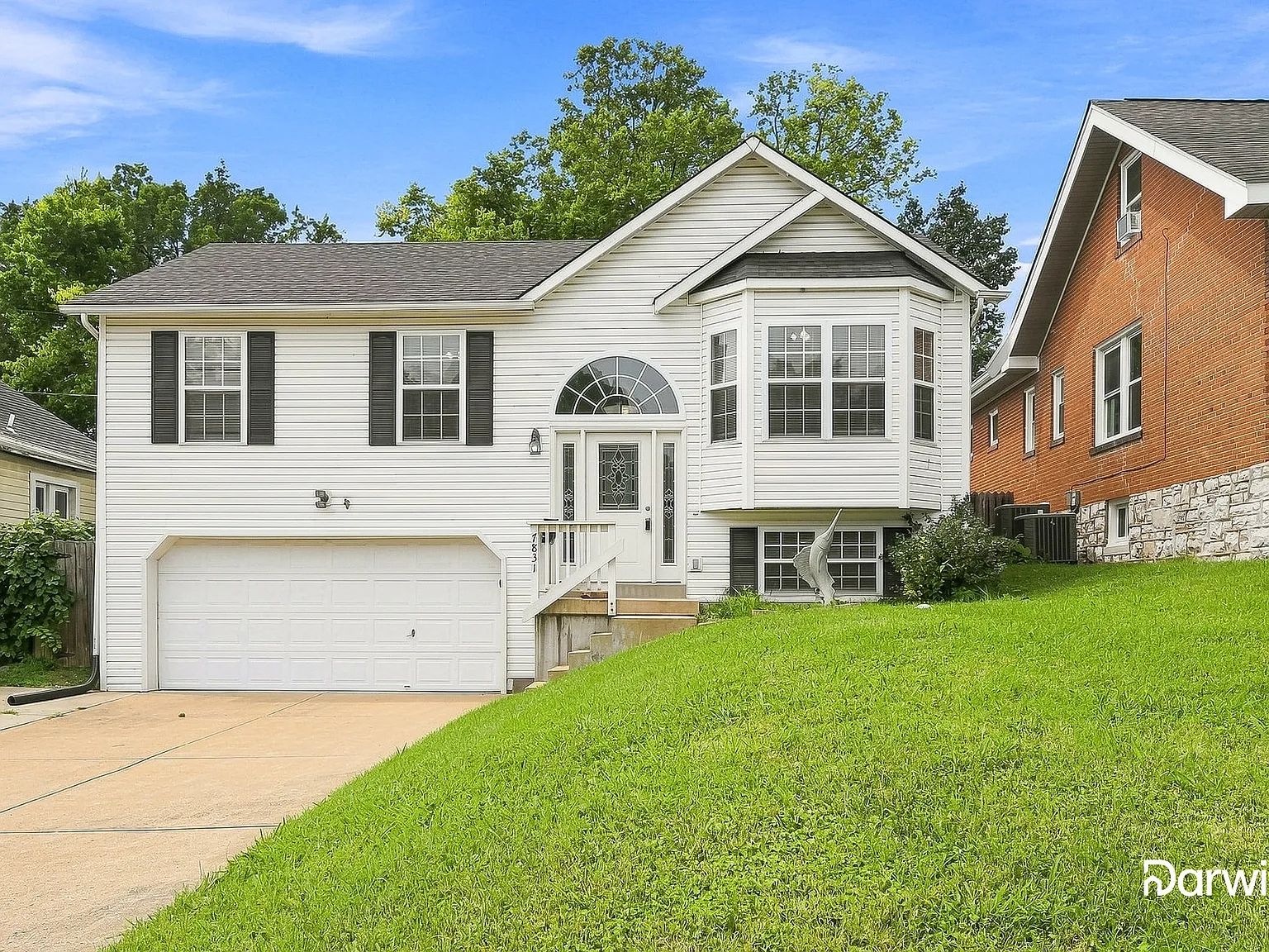 3 bed, 3.0 bath, 1380 sqft, $1,960 — Photo 1