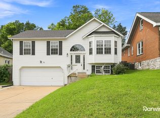 7831 Clevedon St, Saint Louis, MO 63123