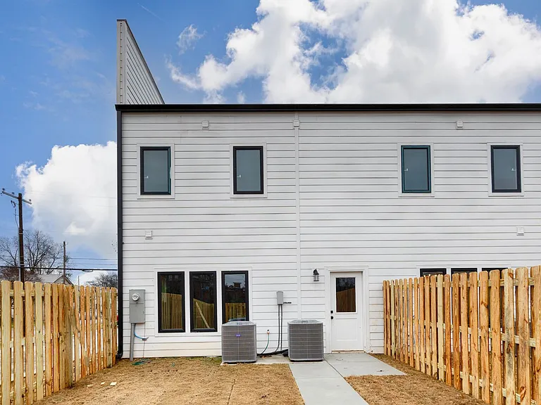 2506 Freeman Rd — Photo 28