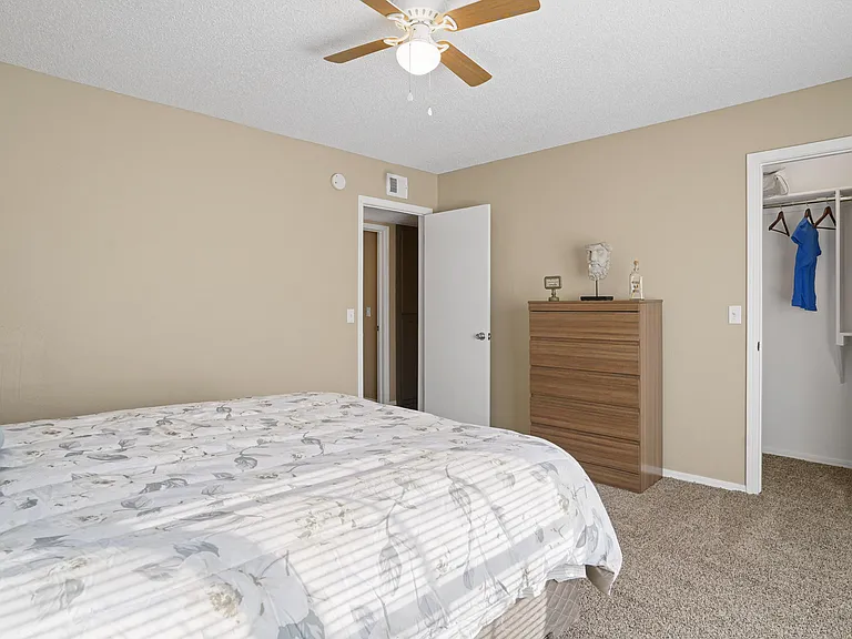 Diamond Crest Townhomes — Photo 16