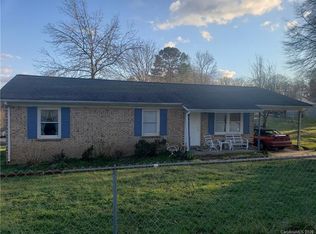 602 Castlewood Dr, Gastonia, NC 28056