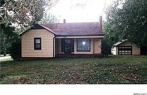 2nd image of 701 Maplewood St #A