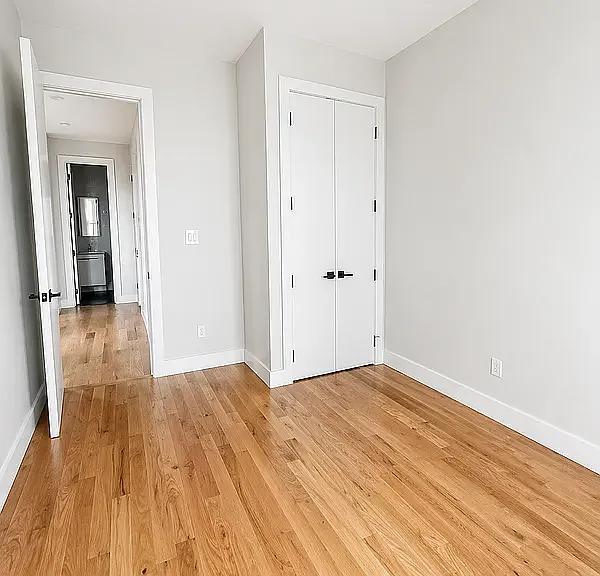 481 Evergreen Ave #2S — Photo 5