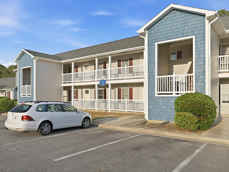 Westpointe Apartments — Photo 33