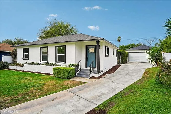 1634 Turrill Ave — Photo 1