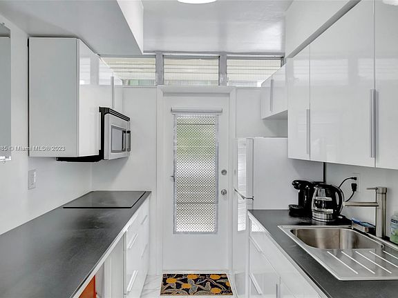 3rd image of 1400 Pennsylvania Ave APT 14