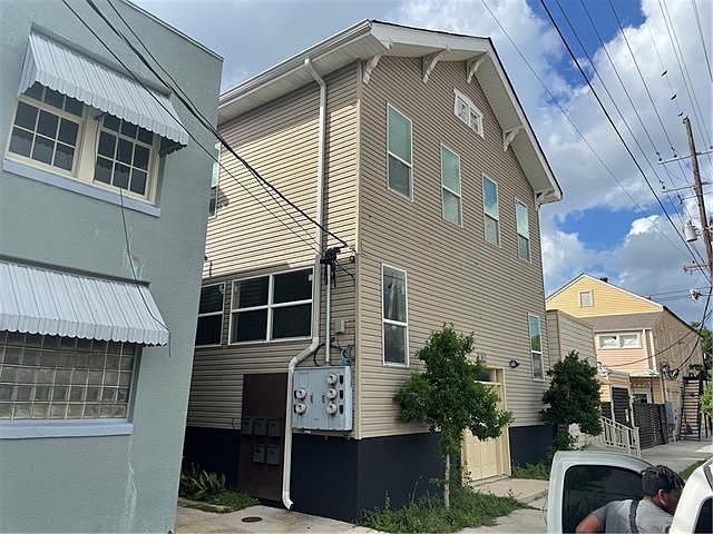 1st image of 421 S Lopez St #A