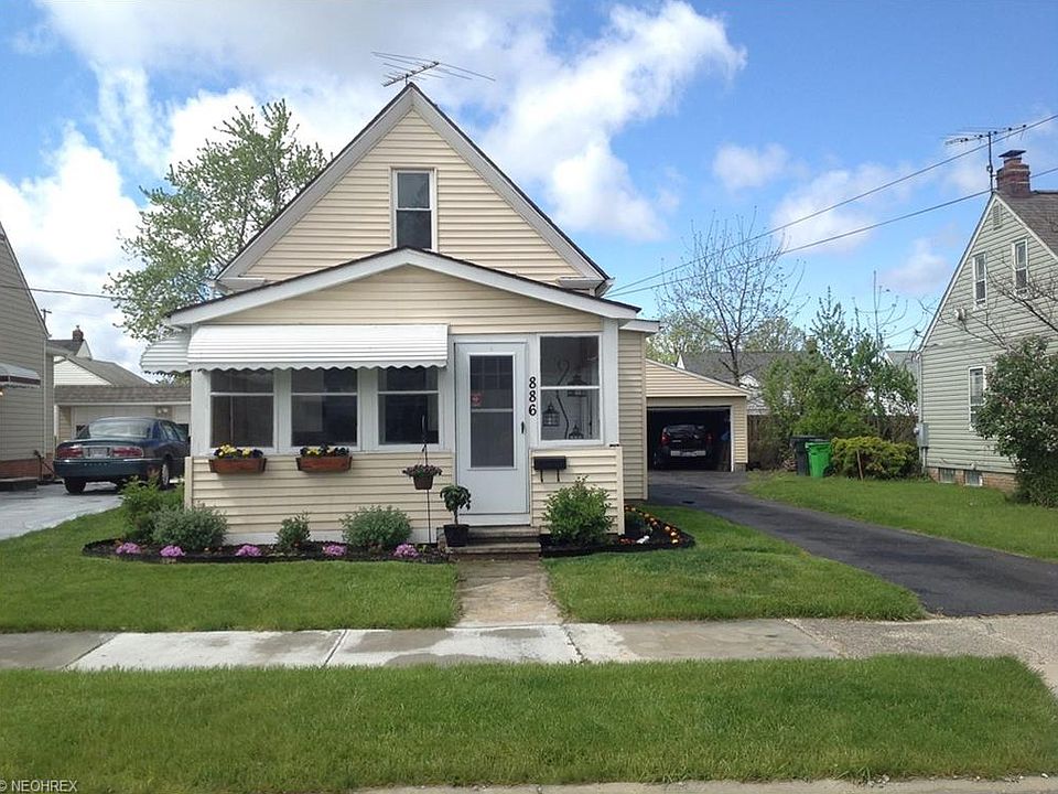 1st image of 886 E 212th St