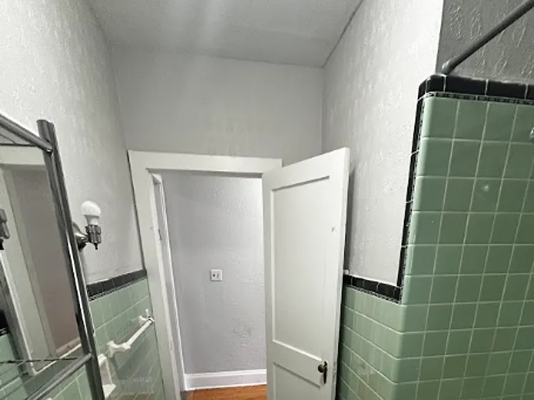 601 Clay Ave — Photo 36