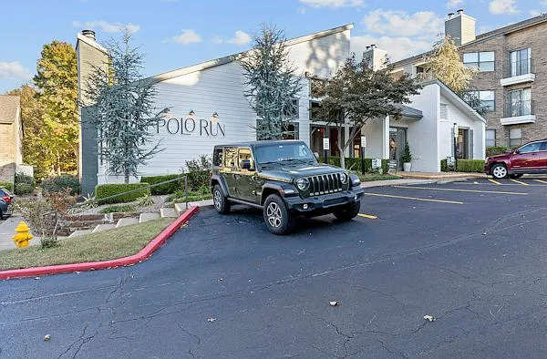 Polo Run Apartments — Photo 3