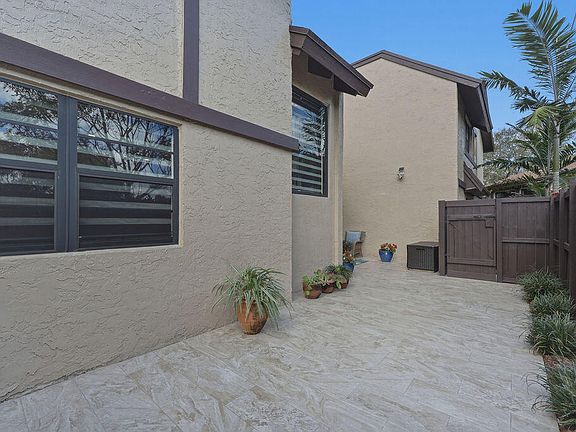 5th image of 1871 Bayberry Drive #1871