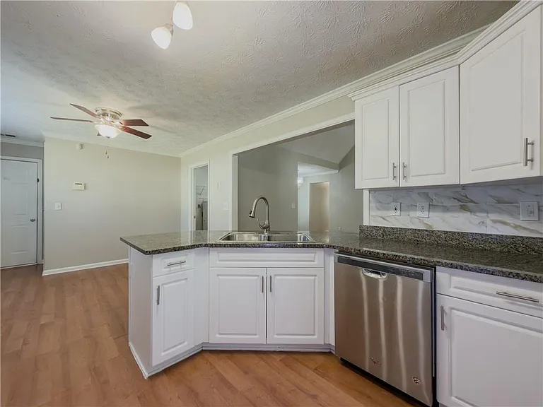 593 Red Tip Ln — Photo 33