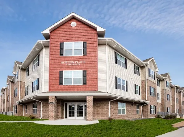 222 N 4th Ave W #208, Newton, IA 50208
