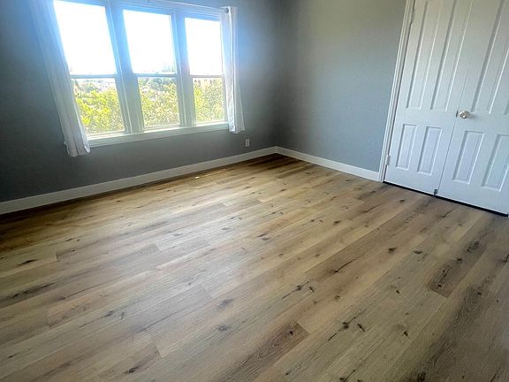 4th image of 3978 La Salle Ave #3/4