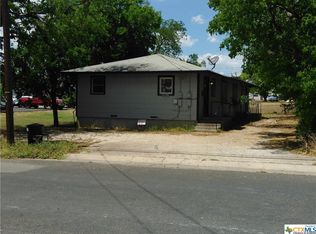 1809 E Leon St, Gatesville, TX 76528