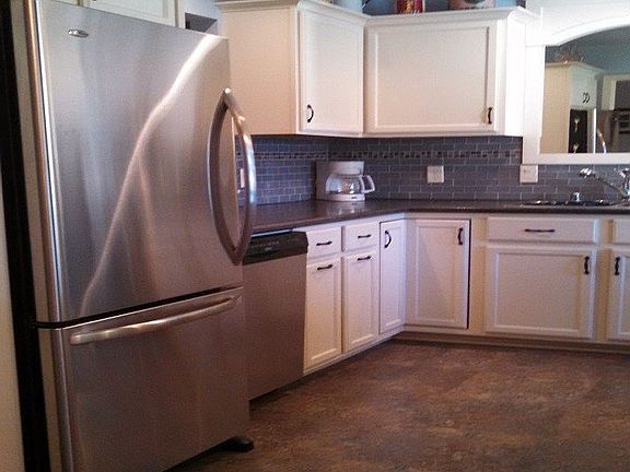 Kitchen: stainless appliances