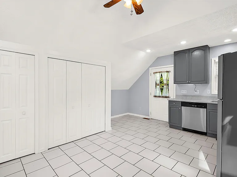 587 A St #R — Photo 11