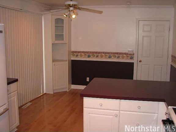 5th image of 854 41st Ave