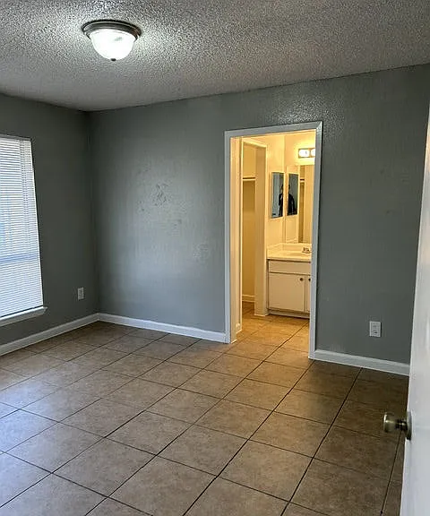 3737 Hillcroft Apartments — Photo 86