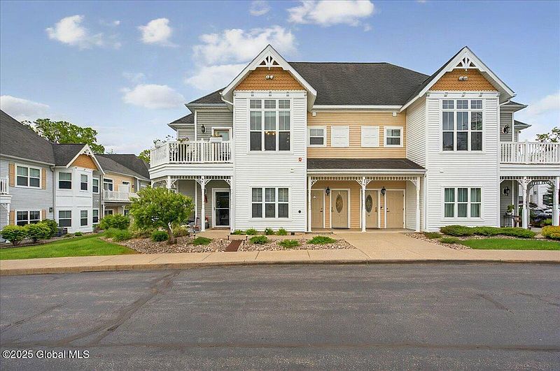 5th image of 802 Heather Lane