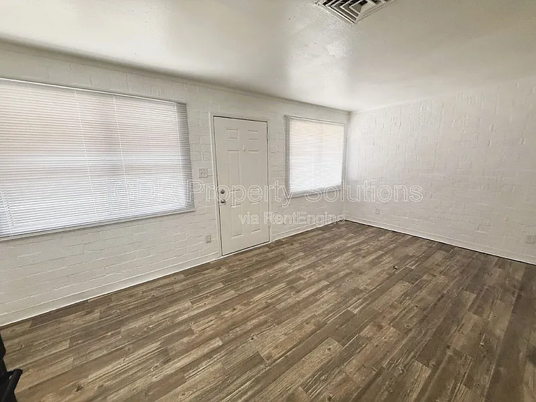 1200 Coal Ave SW #2 — Photo 10